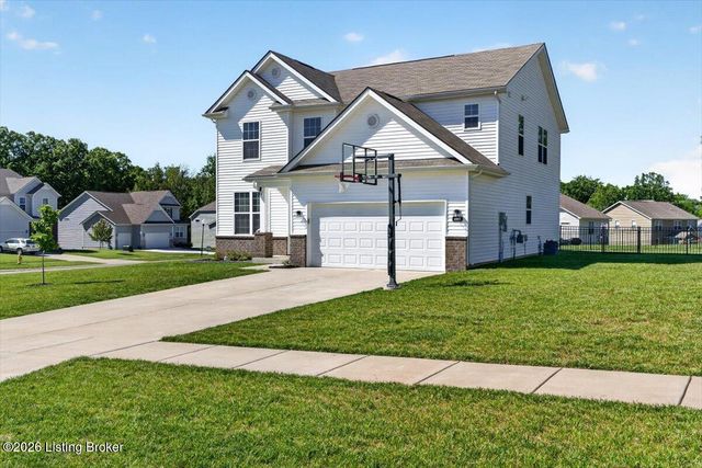 4001 Cobblestone Ln, La Grange, KY 40031