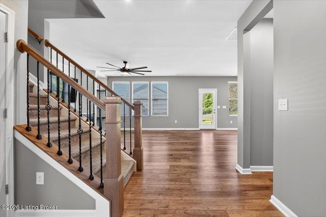 4001 Cobblestone Ln, La Grange, KY 40031