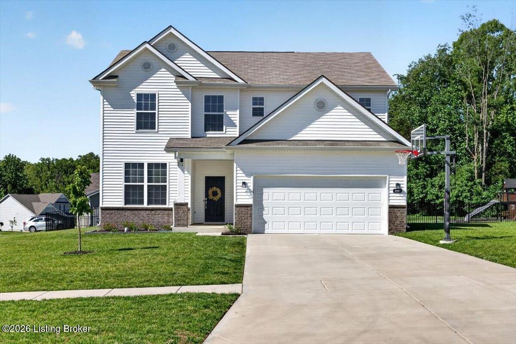 4001 Cobblestone Ln, La Grange, KY 40031