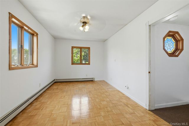 65 Moore Street, New Hyde Park, NY 11040