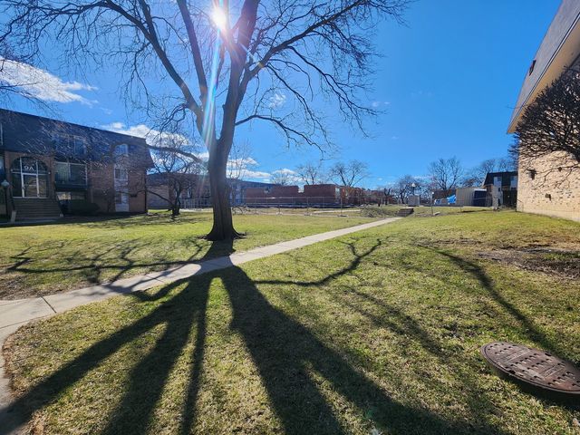 10A E DUNDEE QUARTER Drive 306, Palatine, IL 60074