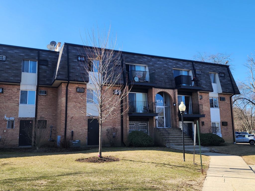 10A E DUNDEE QUARTER Drive 306, Palatine, IL 60074