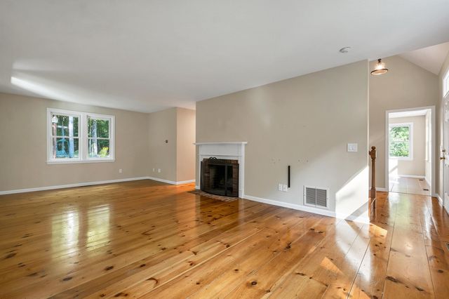 87 Hampstead Road, Sandown, NH 03873