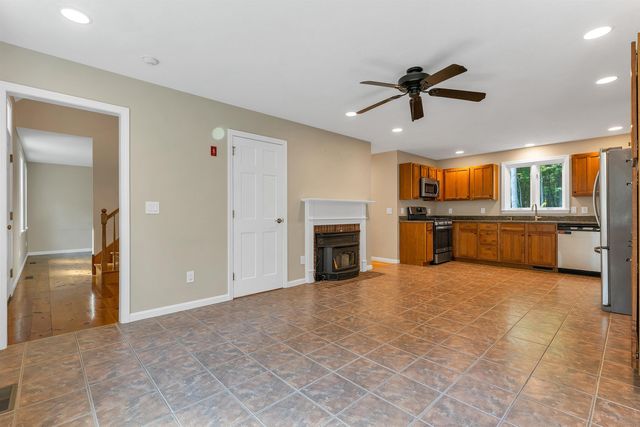 87 Hampstead Road, Sandown, NH 03873