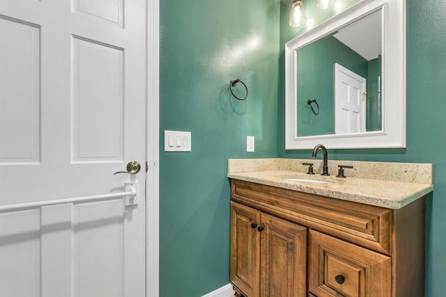 87 Hampstead Road, Sandown, NH 03873
