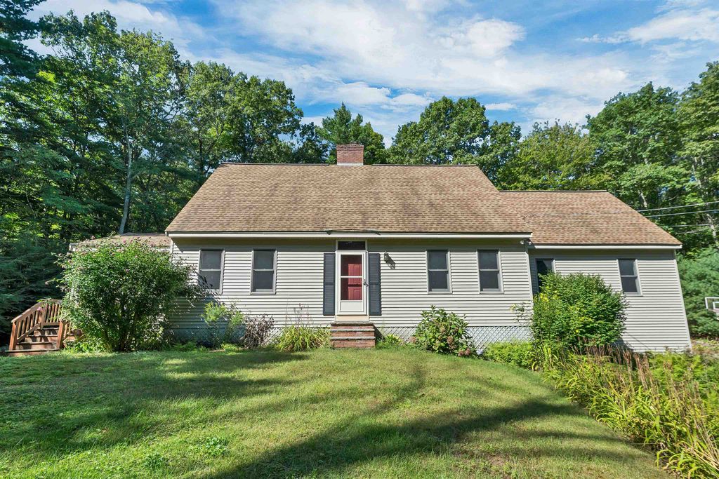 87 Hampstead Road, Sandown, NH 03873
