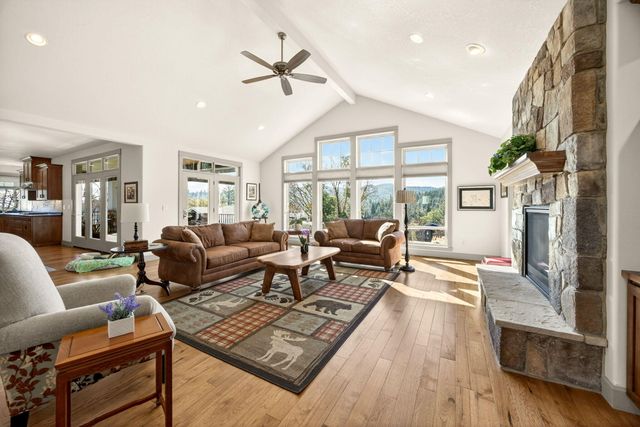 814 Steeple View, Jacksonville, OR 97530