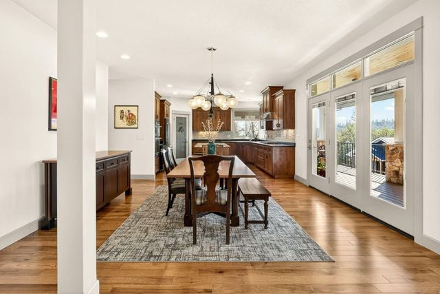 814 Steeple View, Jacksonville, OR 97530