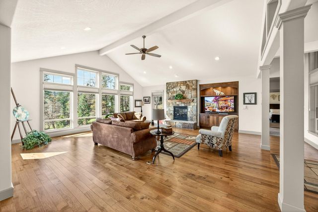 814 Steeple View, Jacksonville, OR 97530