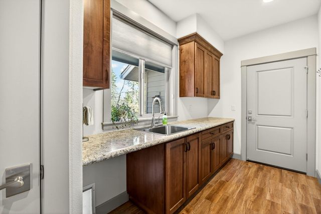 814 Steeple View, Jacksonville, OR 97530