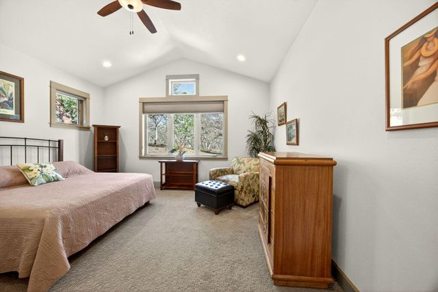 814 Steeple View, Jacksonville, OR 97530