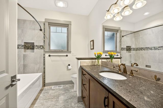 814 Steeple View, Jacksonville, OR 97530