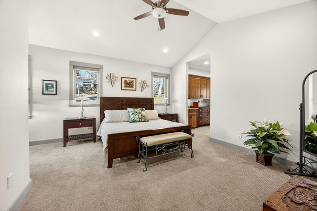 814 Steeple View, Jacksonville, OR 97530