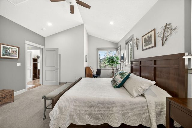 814 Steeple View, Jacksonville, OR 97530