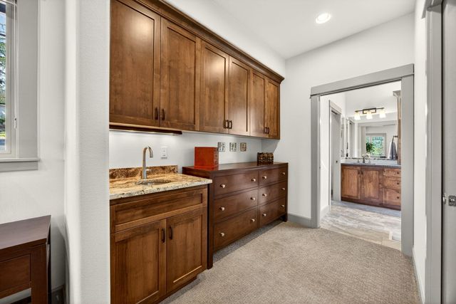 814 Steeple View, Jacksonville, OR 97530