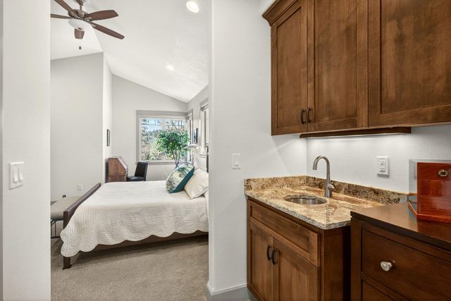 814 Steeple View, Jacksonville, OR 97530