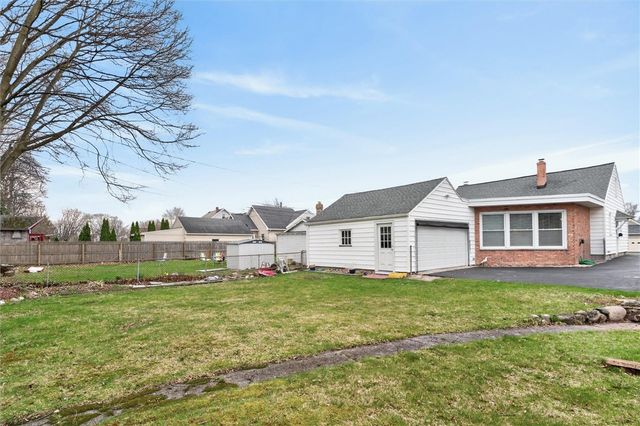 287 Lake Breeze Park, Irondequoit, NY 14622