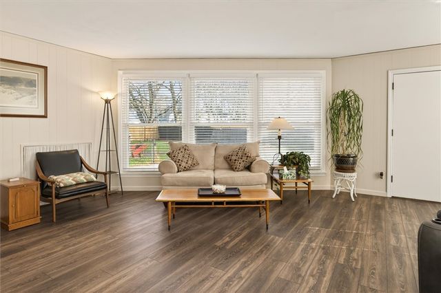 287 Lake Breeze Park, Irondequoit, NY 14622