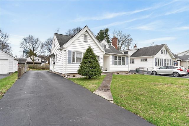 287 Lake Breeze Park, Irondequoit, NY 14622