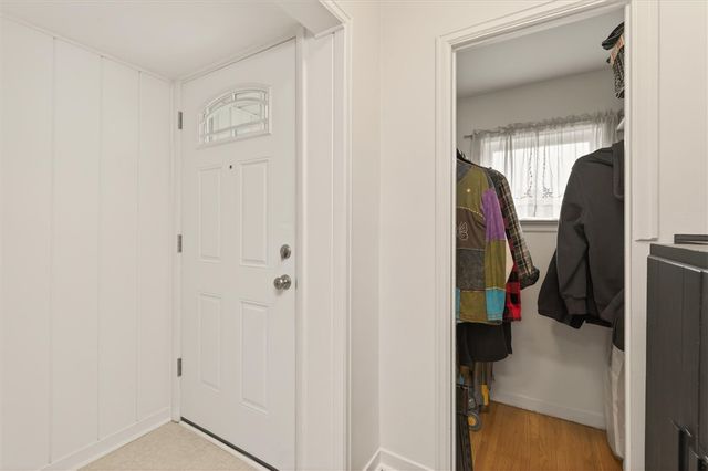 287 Lake Breeze Park, Irondequoit, NY 14622