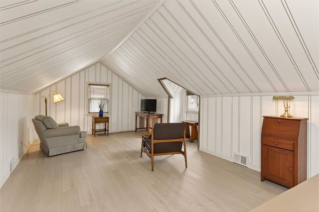 287 Lake Breeze Park, Irondequoit, NY 14622