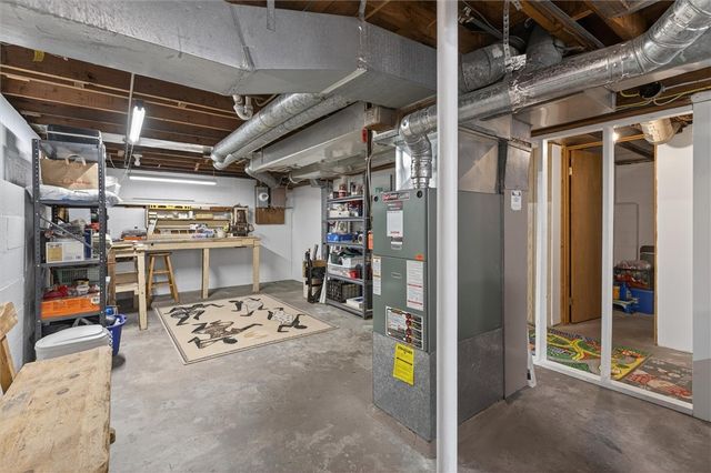 287 Lake Breeze Park, Irondequoit, NY 14622