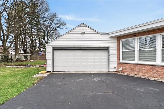 287 Lake Breeze Park, Irondequoit, NY 14622