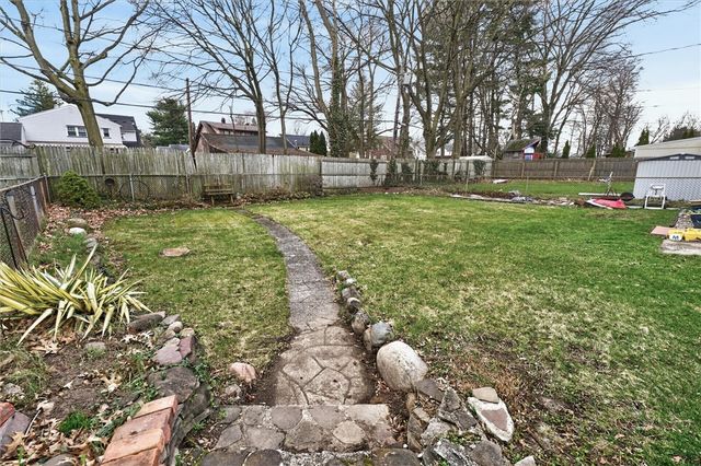 287 Lake Breeze Park, Irondequoit, NY 14622