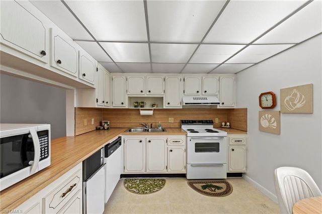 50 Glades BLVD 2, Naples, FL 34112
