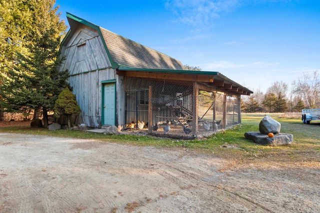 7861 COUNTY RD E, Oconto Falls, WI 54154