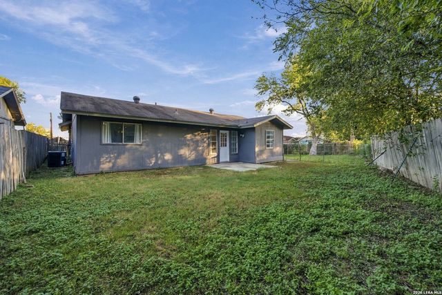 5738 BIENVILLE DR, San Antonio, TX 78233