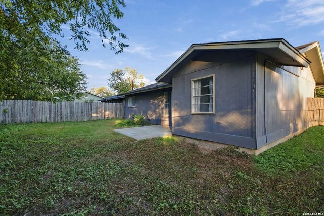 5738 BIENVILLE DR, San Antonio, TX 78233