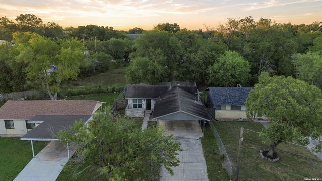 5738 BIENVILLE DR, San Antonio, TX 78233