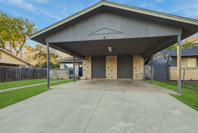 5738 BIENVILLE DR, San Antonio, TX 78233