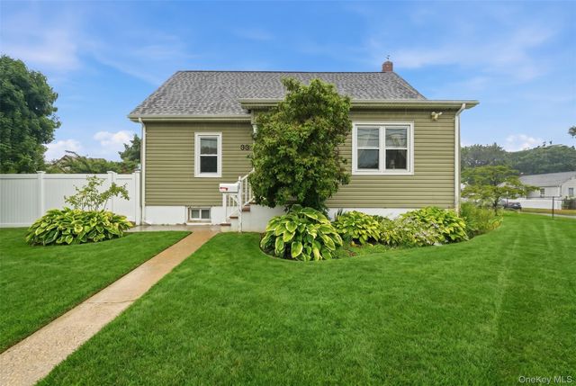 39 Church Street, Central Islip, NY 11722