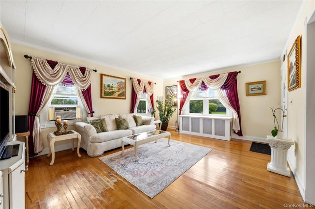 39 Church Street, Central Islip, NY 11722