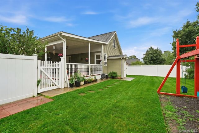 39 Church Street, Central Islip, NY 11722