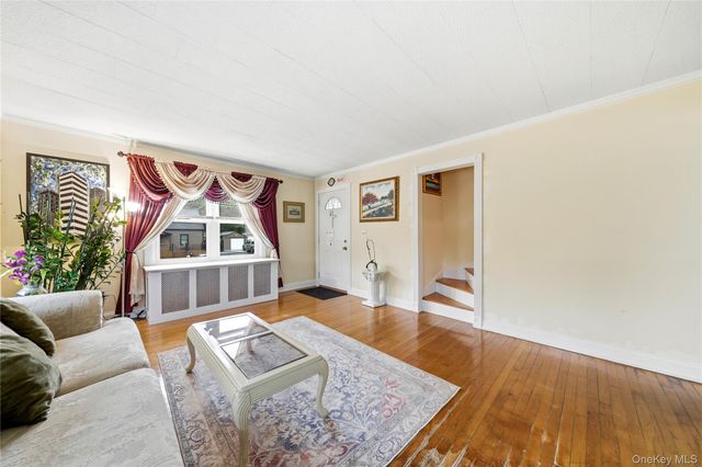 39 Church Street, Central Islip, NY 11722