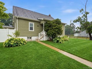 39 Church Street, Central Islip, NY 11722
