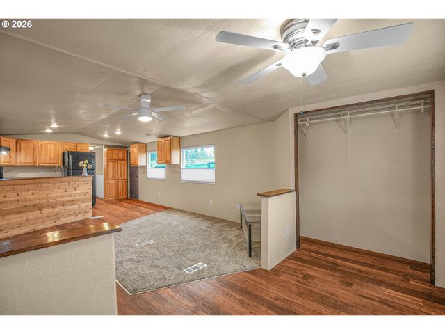 1220 Ne KNOWLES Dr, Vancouver, WA 98685