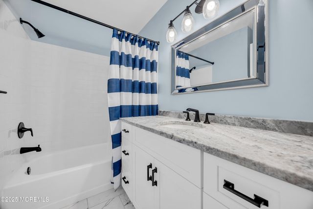 45 Rawson Circle 1402, Ocean Twp, NJ 07712