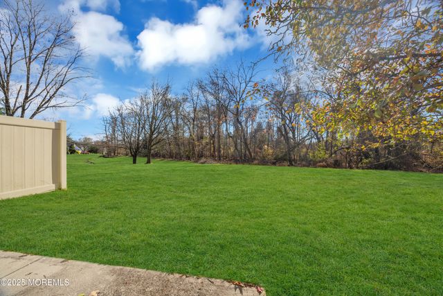 45 Rawson Circle 1402, Ocean Twp, NJ 07712