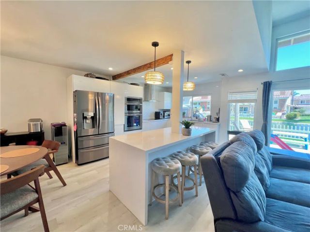 7801 Seabreeze Drive, Huntington Beach, CA 92648