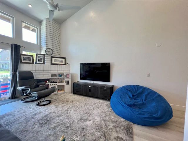 7801 Seabreeze Drive, Huntington Beach, CA 92648