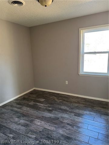 1015 Sunnyside Road, Alma, AR 72921