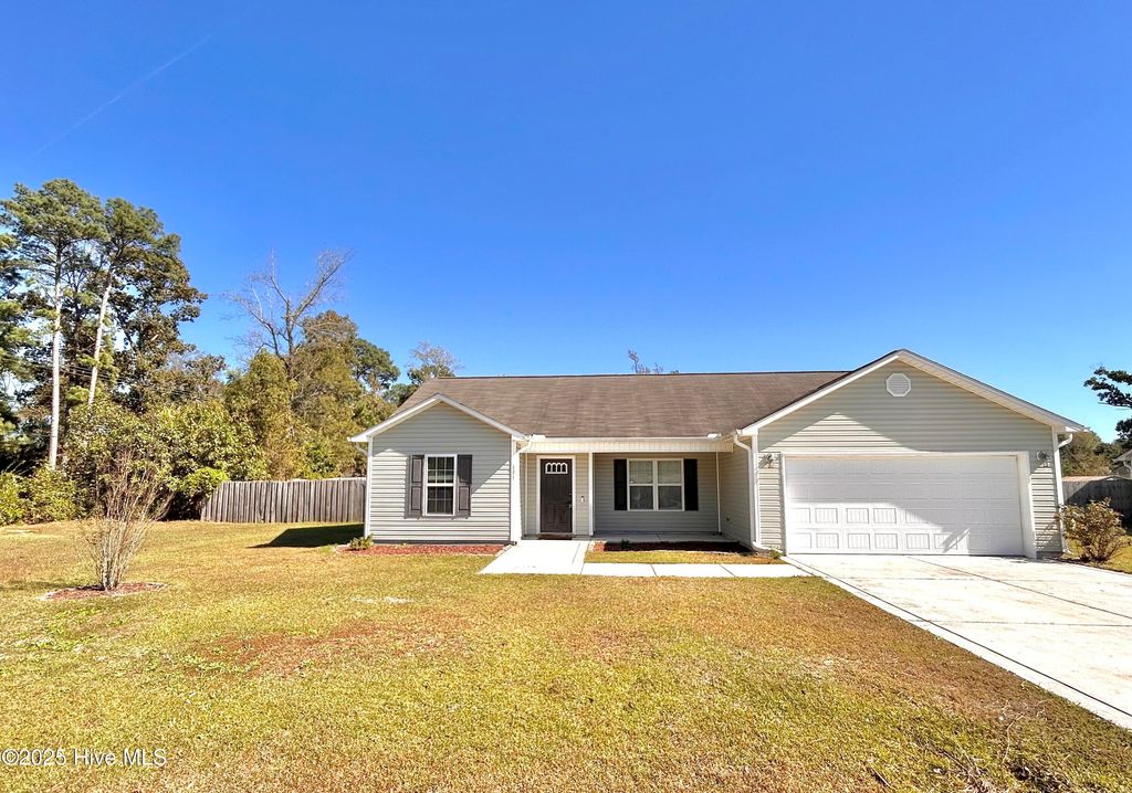 601 Denim Drive, Richlands, NC 28574