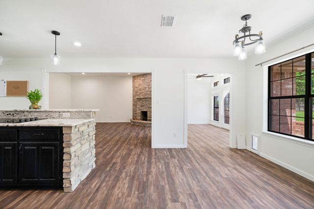 212 Wooded Hills Drive, Powderly, TX 75473