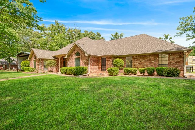 212 Wooded Hills Drive, Powderly, TX 75473