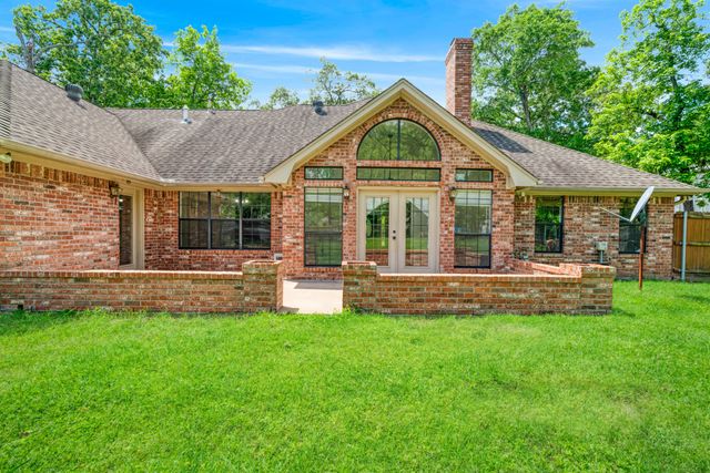 212 Wooded Hills Drive, Powderly, TX 75473