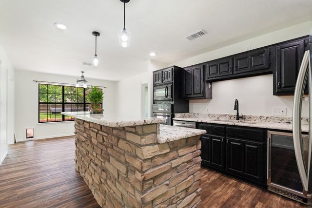 212 Wooded Hills Drive, Powderly, TX 75473